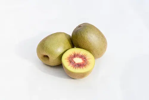 【愛媛県産赤キウイ(紅妃(こうひ))　1kg　】(北海道・沖縄専用ページ)